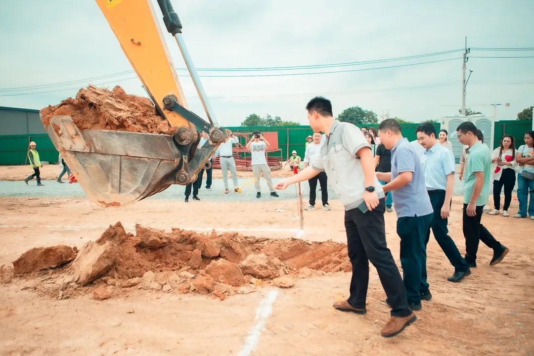 5b9bf8f94df65192af37583e7e777395